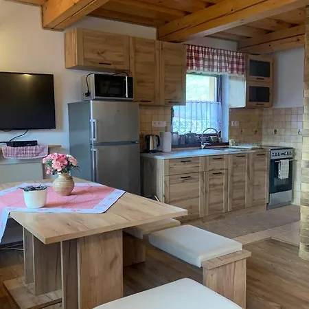 Domcek U Fera Zazriva