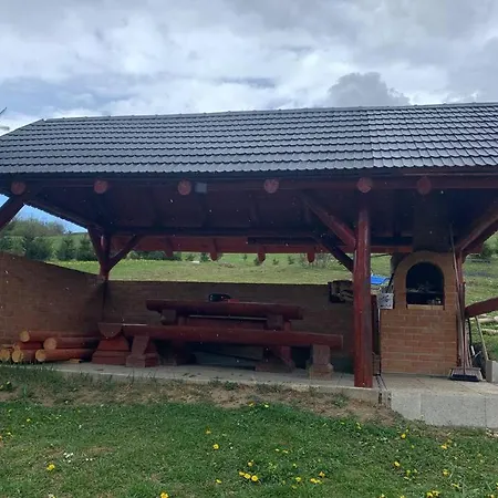 Domcek U Fera Zazriva