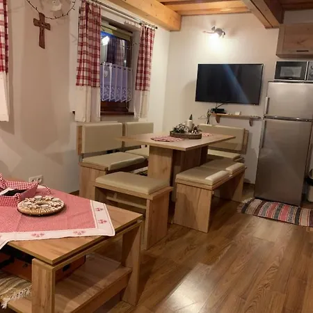 Domcek U Fera * Zazriva